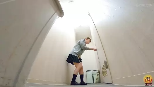 EE-680 06 Schoolgirls chobi leakage! Big diarrhea protrusion after trying to hold it in