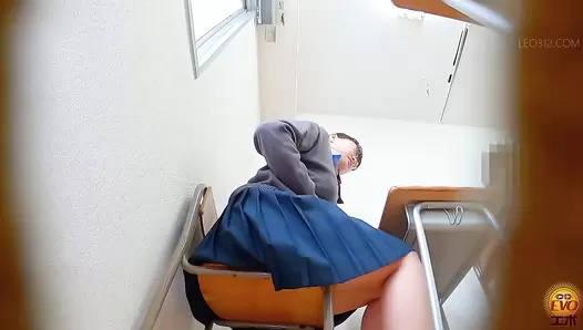 EE-680 04 Schoolgirls chobi leakage! Big diarrhea protrusion after trying to hold it in