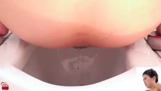 FF-599 04 Hidden camera: beautiful women pooping naked after taking a bath