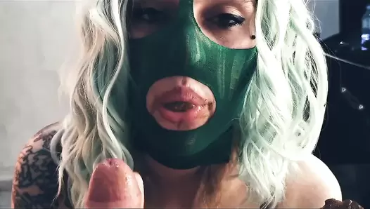 Scat Eat And Shit Sucking By Top Babe Dirty Betty - The Green Mask