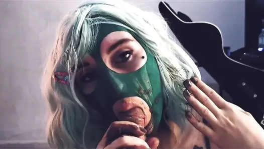 Scat Eat And Shit Sucking By Top Babe Dirty Betty - The Green Mask