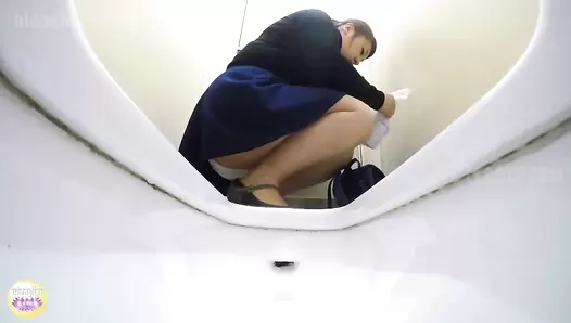 SL-165 02 Pleasant, feminine enema and defecation on toilet