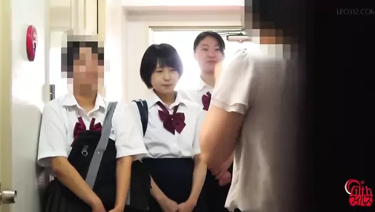 FF-584 03 Schoolgirls and their shameful smell! Panicky shit leaking in the car!