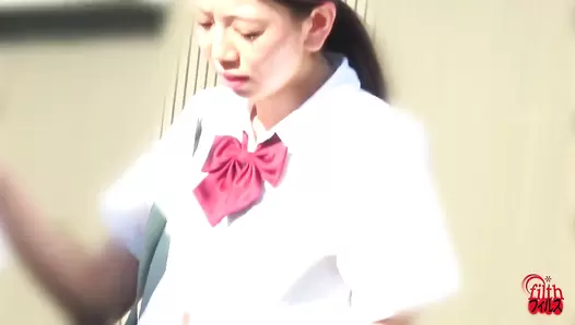 FF-584 02 Schoolgirls and their shameful smell! Panicky shit leaking in the car!