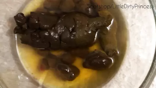 LittleDirtyPrincess - Big thick poop and bright yellow pee in a bowl