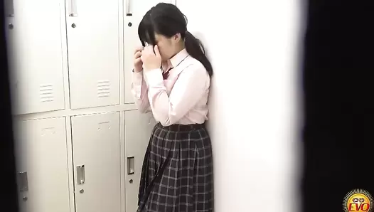 EE-608 04 School girls farts and diarrhea stool inside the panties