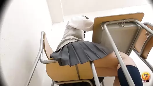 EE-608 03 School girls farts and diarrhea stool inside the panties