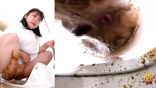 EE-608 01 School girls farts and diarrhea stool inside the panties