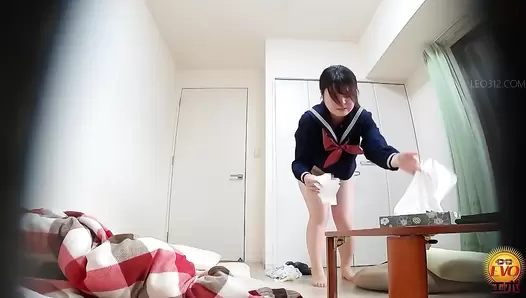 EE-667 04 Laxative trap set by older brother. Leakage of younger sister’s domestic diarrhea.