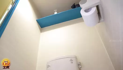 EE-667 03 Laxative trap set by older brother. Leakage of younger sister’s domestic diarrhea.