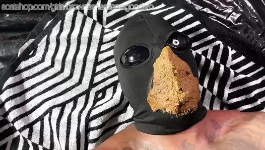 Brownsensations - Smelly Chocolate in my snickers shorts