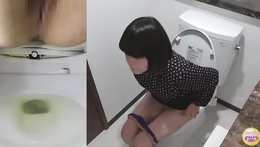 SL-500 03 In-house voyeur. Constipation. Woman’s feces record. Hard stool and laxative loose stool days. VOL. 2