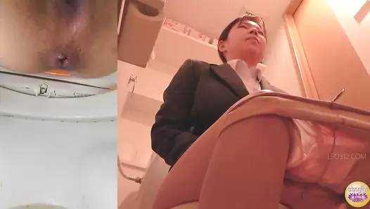 SL-500 05 In-house voyeur. Constipation. Woman’s feces record. Hard stool and laxative loose stool days. VOL. 2