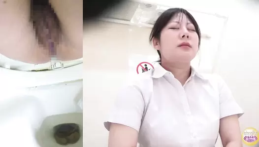 SL-500 04 In-house voyeur. Constipation. Woman’s feces record. Hard stool and laxative loose stool days. VOL. 2