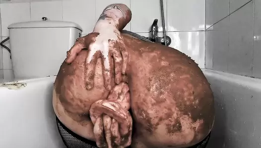 Extreme Luxus Scat Play By Top Model Betty