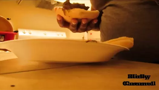 GoddessKinkyCaramel / Shitting In My White Leggings