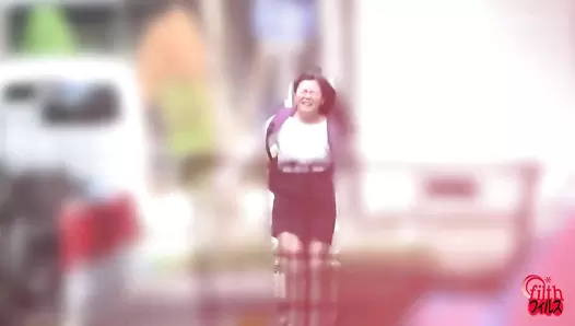 FF-535 07 Hidden camera: shameful pantypooping in public places