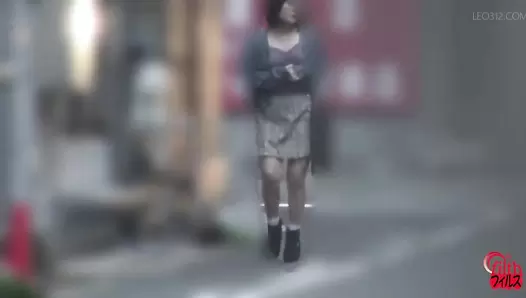 FF-535 02 Hidden camera: shameful pantypooping in public places