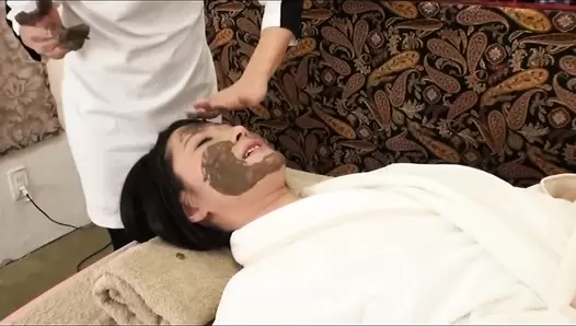 GCD-170 02 Female specialist in scatology beauty salon helping women with constipation. VOL.7