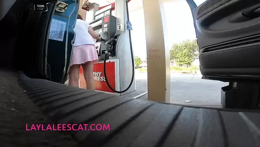 Layla Lee - PUBLIC Gas Station Poop!