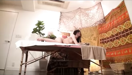 GCD-164 02 Female specialist in scatology beauty salon helping women with constipation. VOL.1