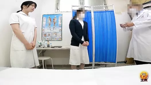 EE-781 05 Apprentice nurse trained with enema to understand the feeling of patients
