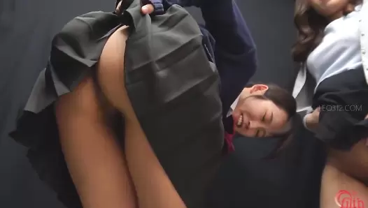 FF-586 05 Fart count competition between schoolgirl and an office lady went dirty after them trying too hard. VOL. 4