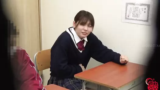 FF-589 02 Abdominal pain! Female students dash to the toilet and feces leaking inside panties