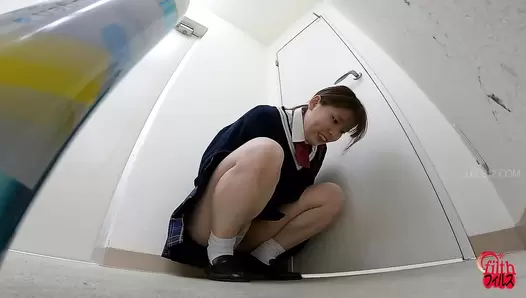 FF-589 02 Abdominal pain! Female students dash to the toilet and feces leaking inside panties
