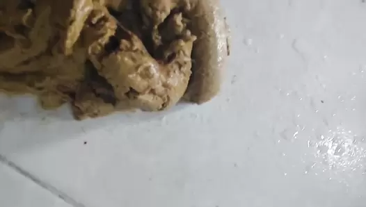 Sarathonson - Huge poo & vibrating my pussy