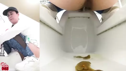 FF-521 03 Beautiful romance of girls-joggers pooping in public toilets. VOL. 2