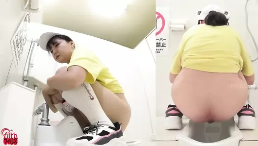 FF-521 03 Beautiful romance of girls-joggers pooping in public toilets. VOL. 2