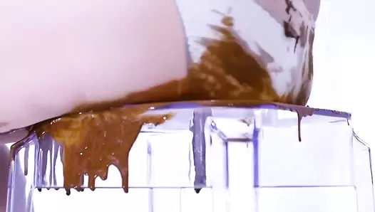 JP Fetish Merchant - Yurin Smearing Poop