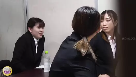 SL-557 05 Collective diarrhea embarrassment from mixed laxative at a company’s briefing session.