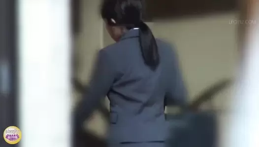 SL-557 04 Collective diarrhea embarrassment from mixed laxative at a company’s briefing session.