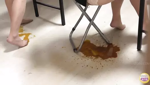 SL-557 03 Collective diarrhea embarrassment from mixed laxative at a company’s briefing session.