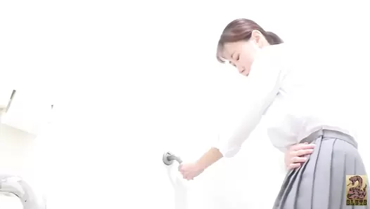 SR077 08 6 viewing angles of beautiful japanese schoolgirls farting and pooping on toilet. VOL. 2