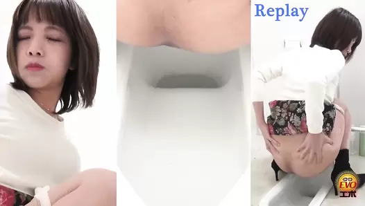 EE-465 05 Toilet voyeur: anal opening diarrhea stool shows all things in the intestines