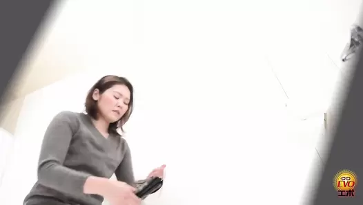 EE-465 03 Toilet voyeur: anal opening diarrhea stool shows all things in the intestines