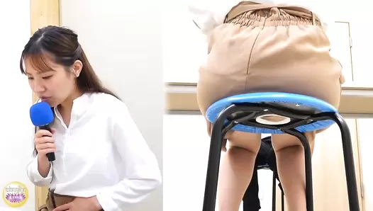 SL-542 02 Behind the scenes of the local TV crew. Female announcers defecate during live broadcast