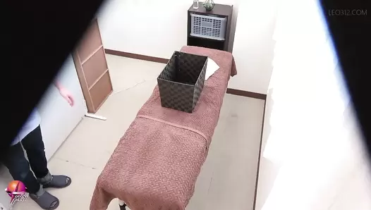 PP-250 03 Molestation in the female beauty salon. Anal play, incontinence and defecation!