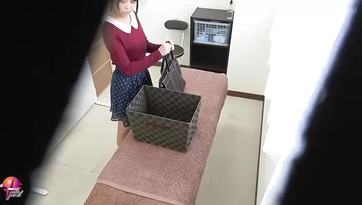 PP-250 02 Molestation in the female beauty salon. Anal play, incontinence and defecation!