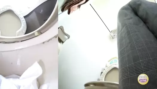SL-130 01 Toilet doesn’t flush after girls taking a dump at the friend’s house.