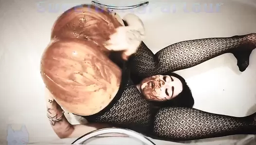 DirtyBetty - Let’s see how can curl up to CRAP