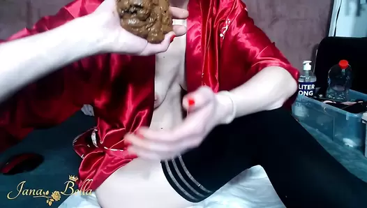 JanaBella - I eat my shit and use it as make-up