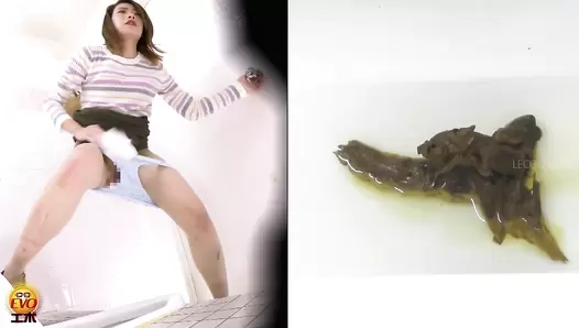 EE-367 03 Public toilet voyeur: women continue pooping while the door is opened up!