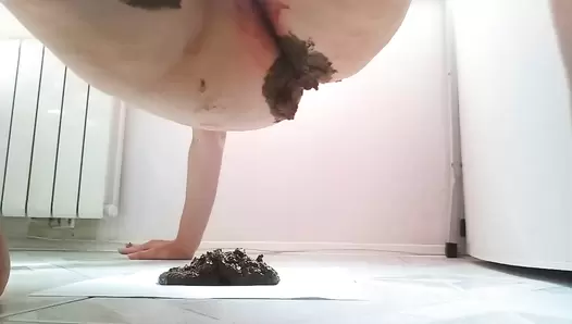 Nastygirl - Bloody poo and sitting down in it