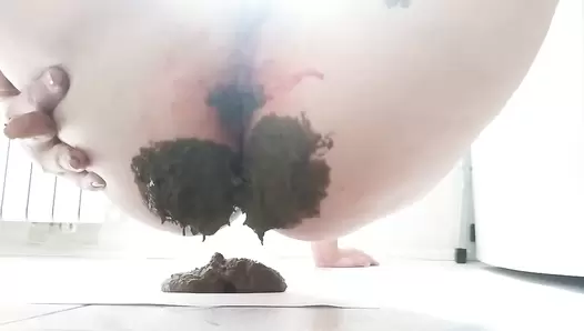 Nastygirl - Bloody poo and sitting down in it