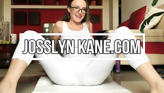 JosslynKane - Pissing my leggings and fucking my shitty ass