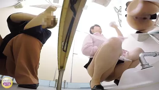 SL-397 07 Awkward farts and poops in the office toilet